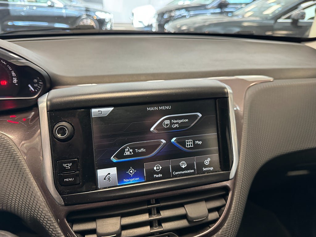 Vehicle Image 9