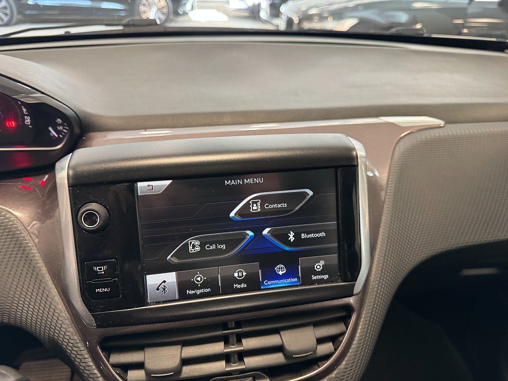 Vehicle Image 10