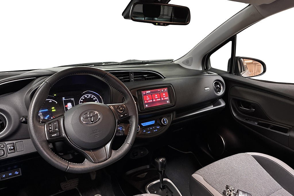 Vehicle Image 11