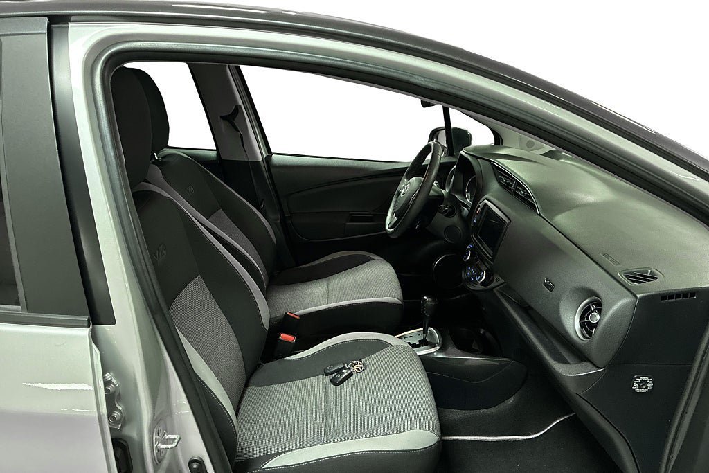 Vehicle Image 14