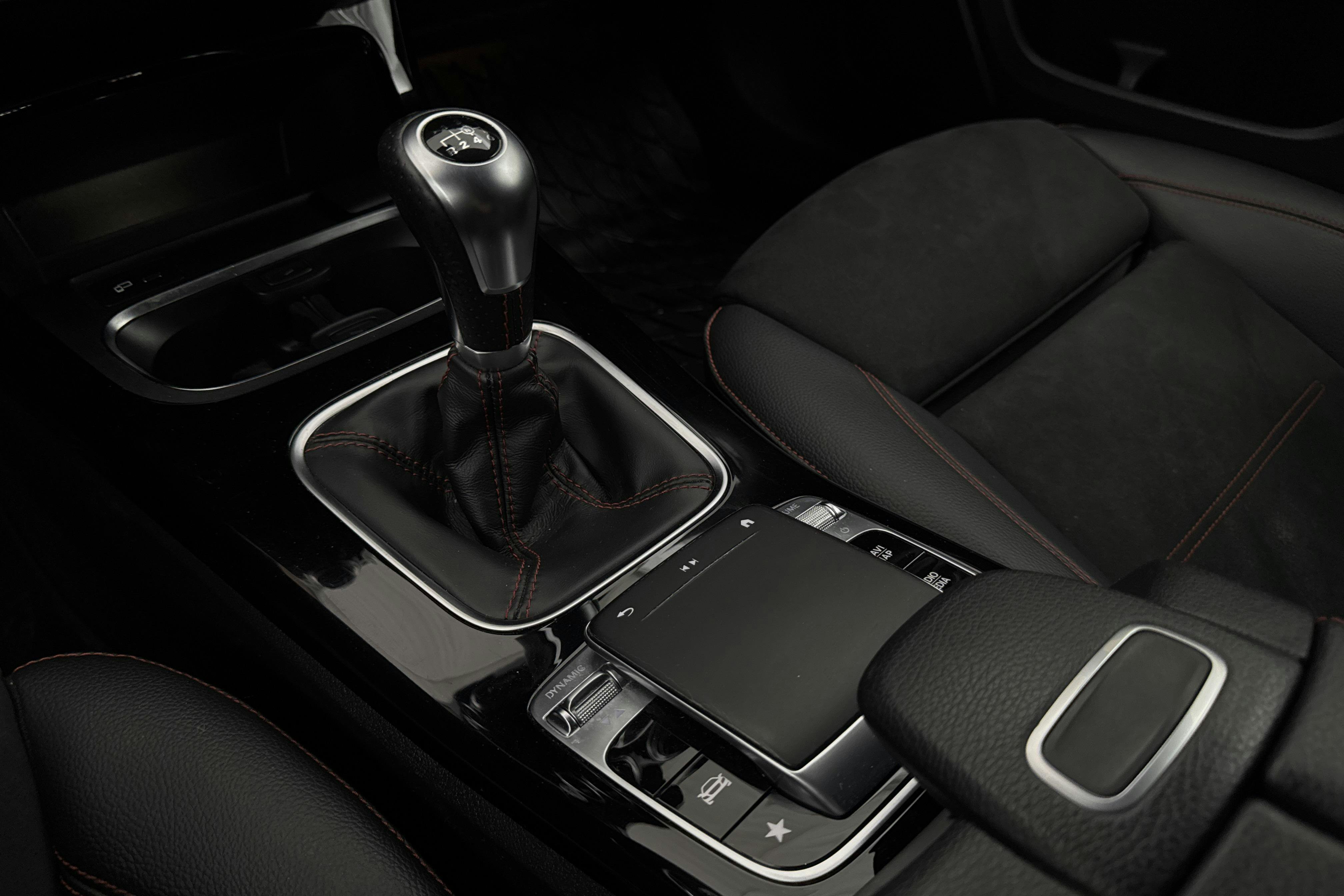 Vehicle Image 15