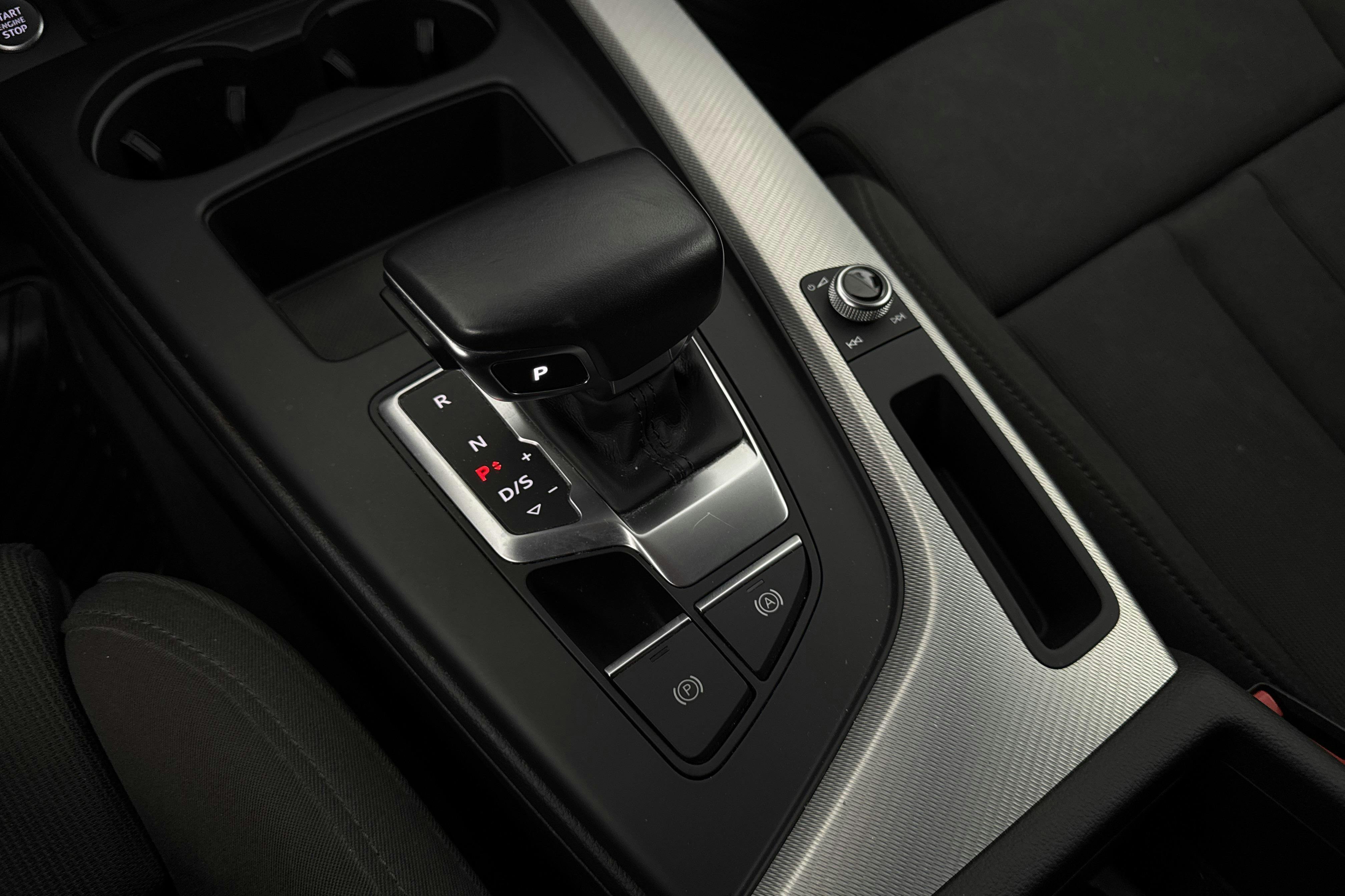 Vehicle Image 18