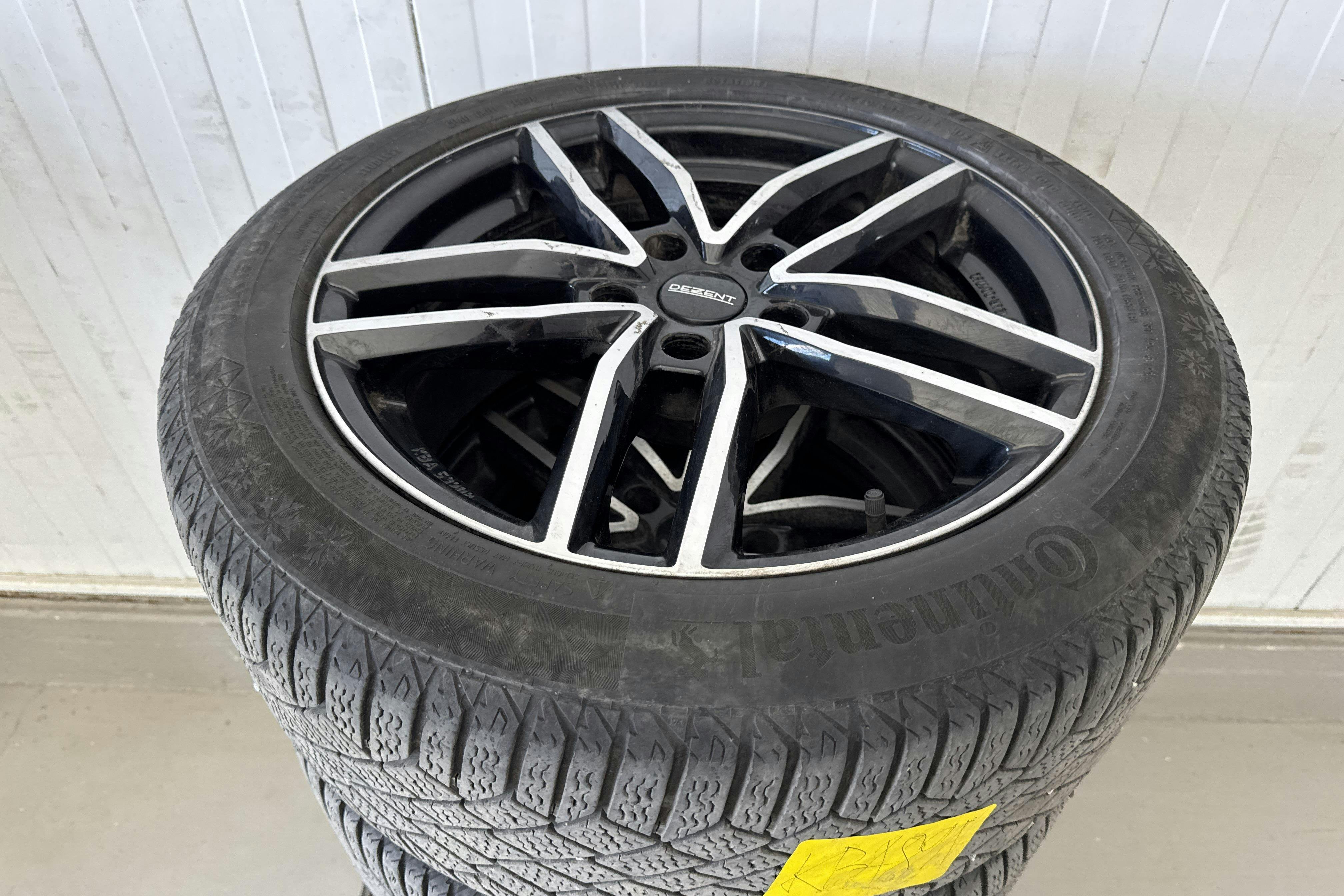 Vehicle Image 21