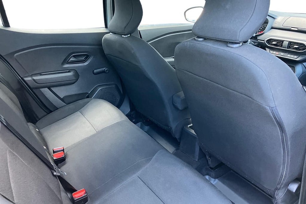 Vehicle Image 9