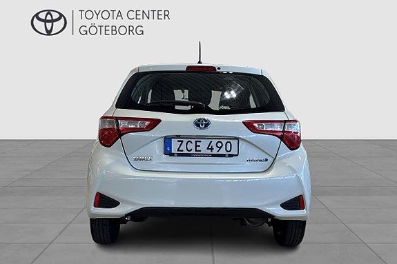 Vehicle Image 6