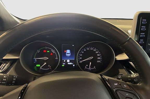Vehicle Image 11