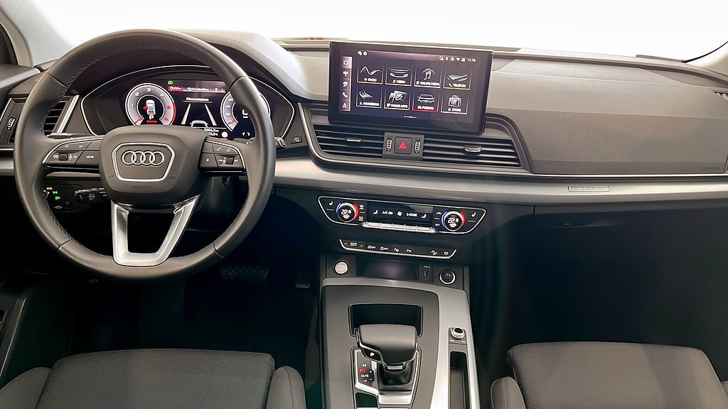 Vehicle Image 10