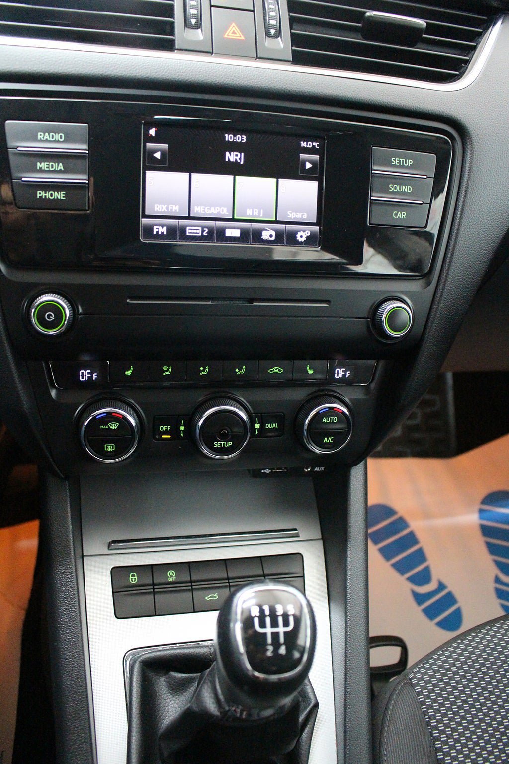 Vehicle Image 14
