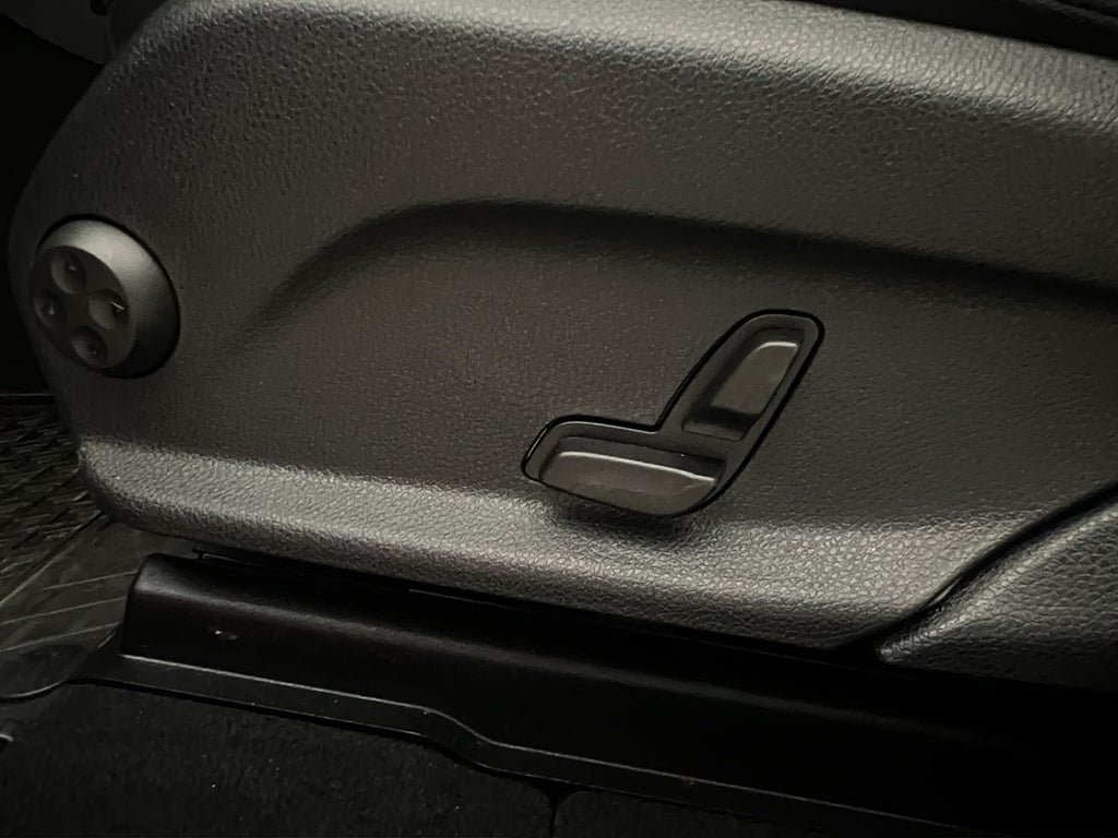 Vehicle Image 33