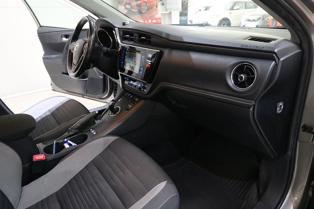 Vehicle Image 11