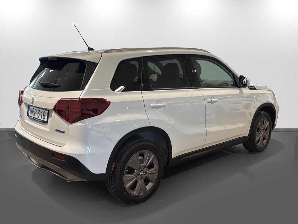 Vehicle Image 6