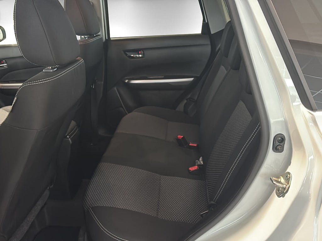 Vehicle Image 9