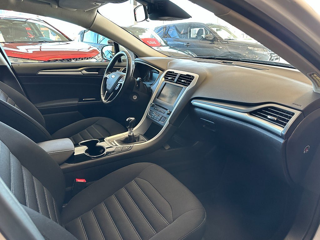 Vehicle Image 9