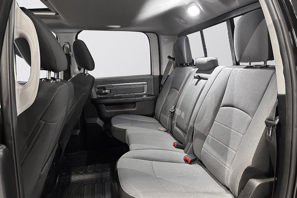 Vehicle Image 16