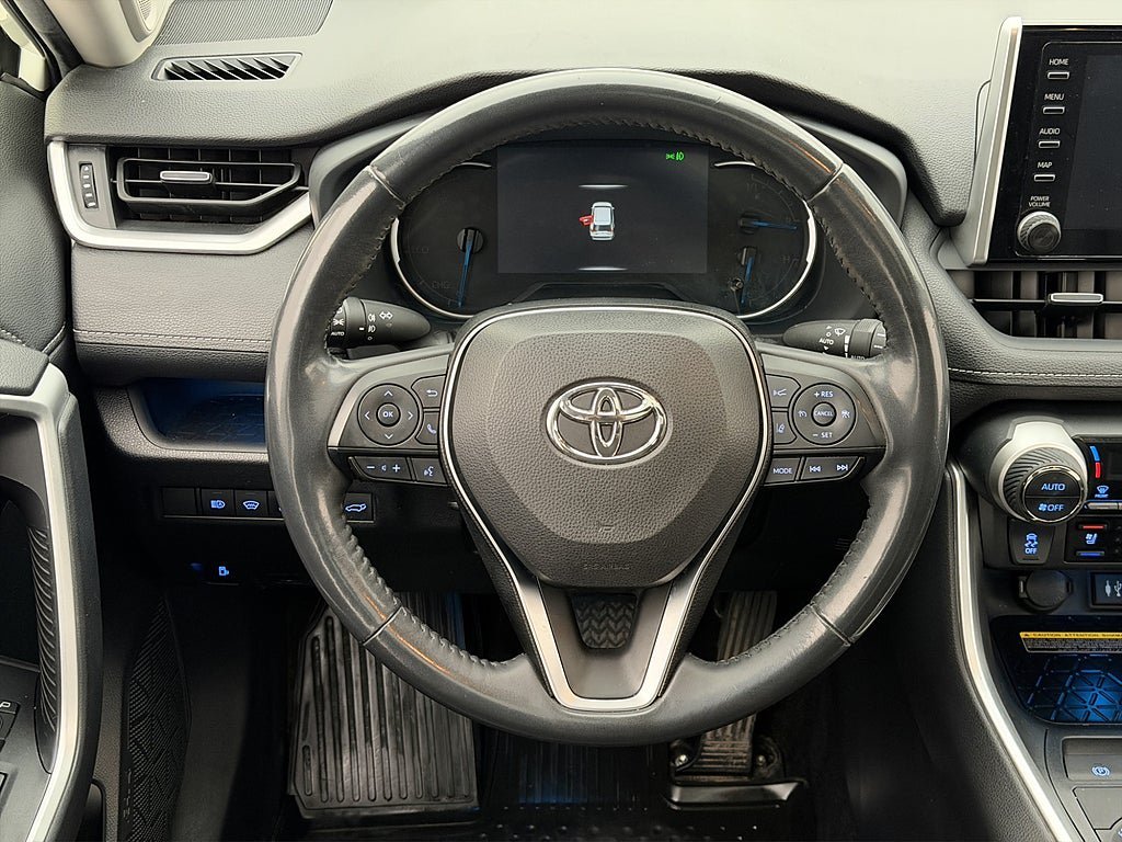 Vehicle Image 13