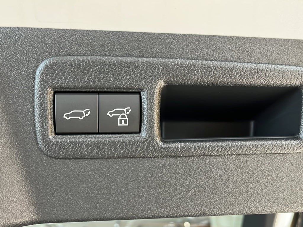 Vehicle Image 23