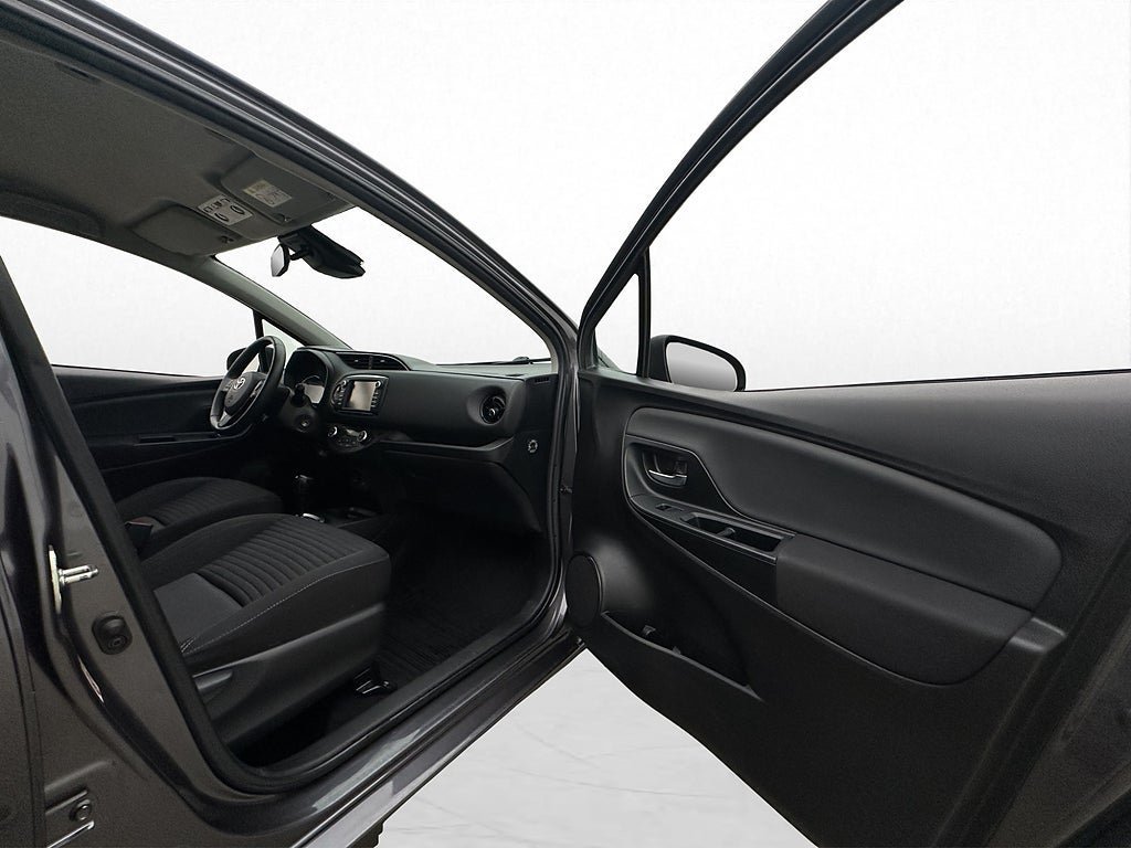 Vehicle Image 23