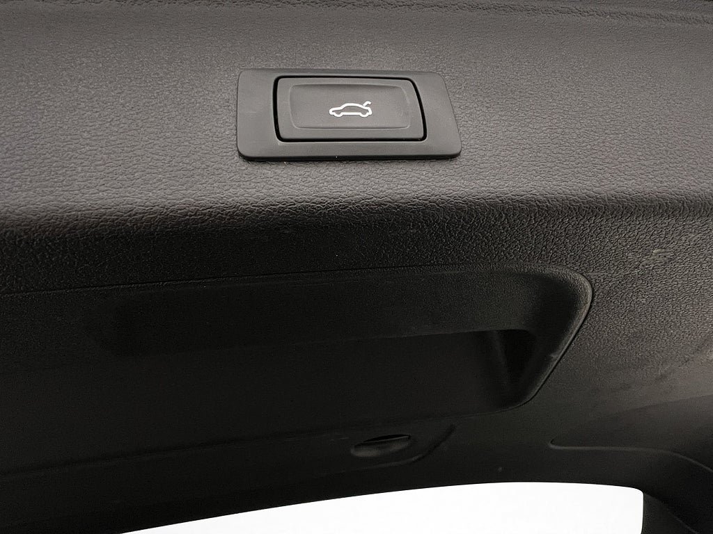 Vehicle Image 27