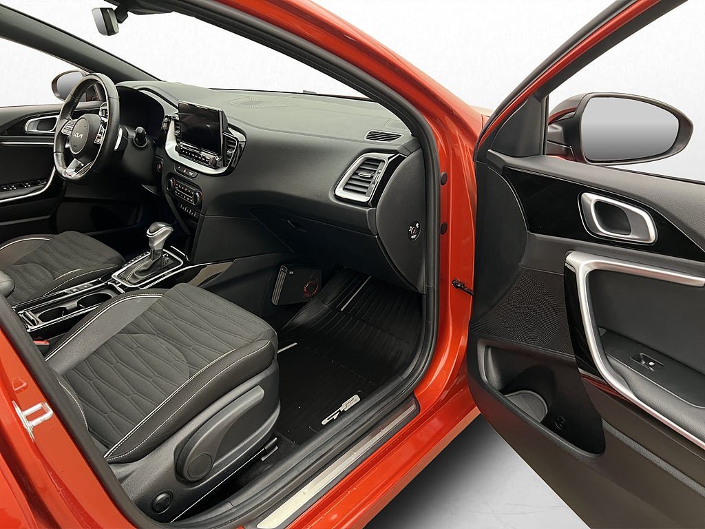 Vehicle Image 21
