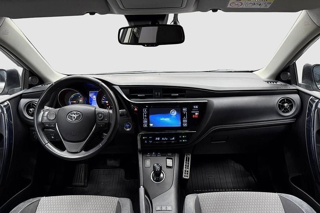 Vehicle Image 11