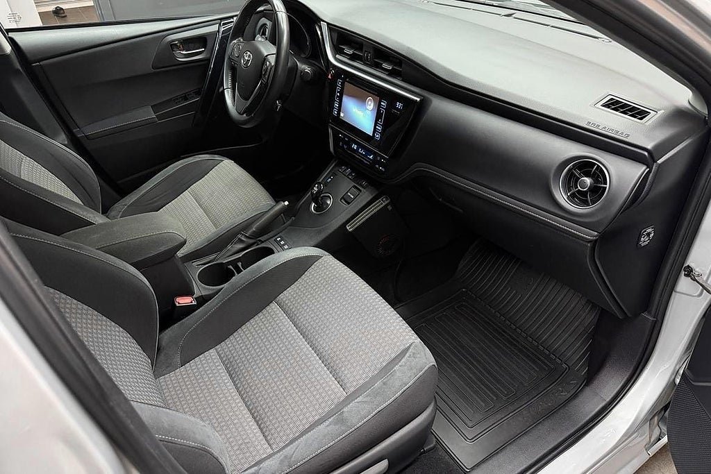 Vehicle Image 14