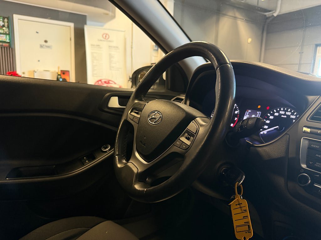 Vehicle Image 20