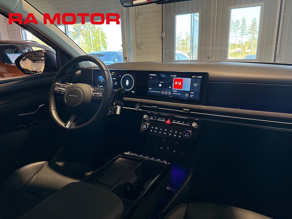 Vehicle Image 12