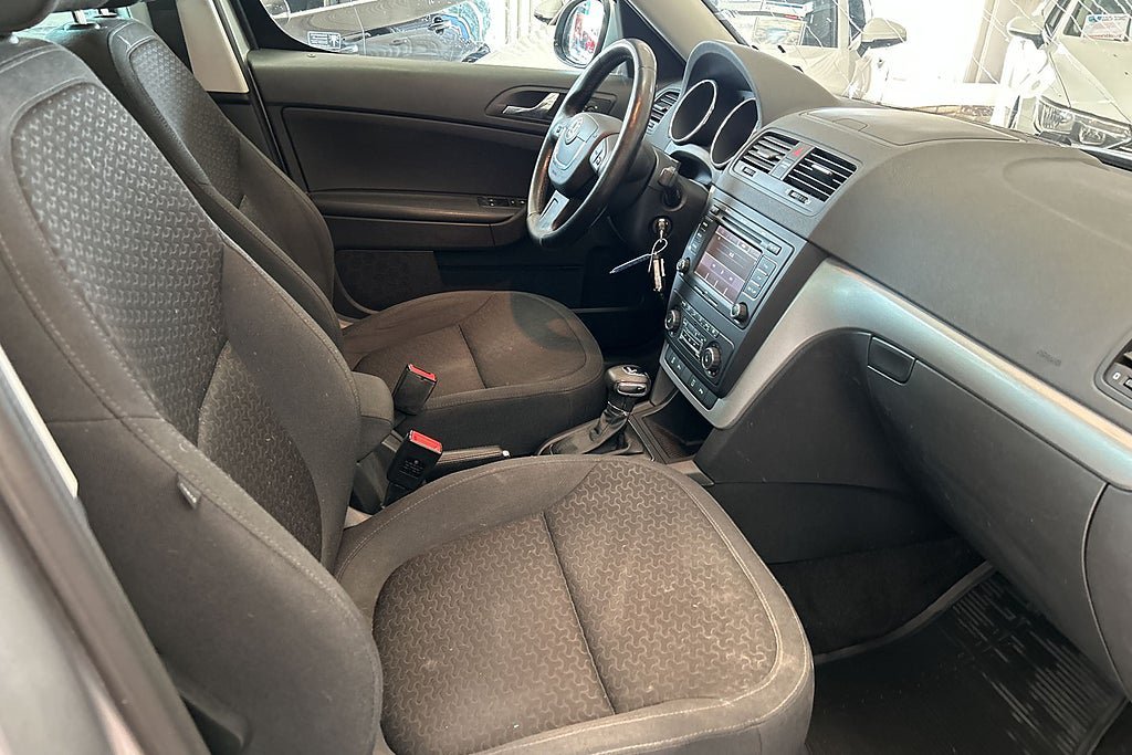 Vehicle Image 16