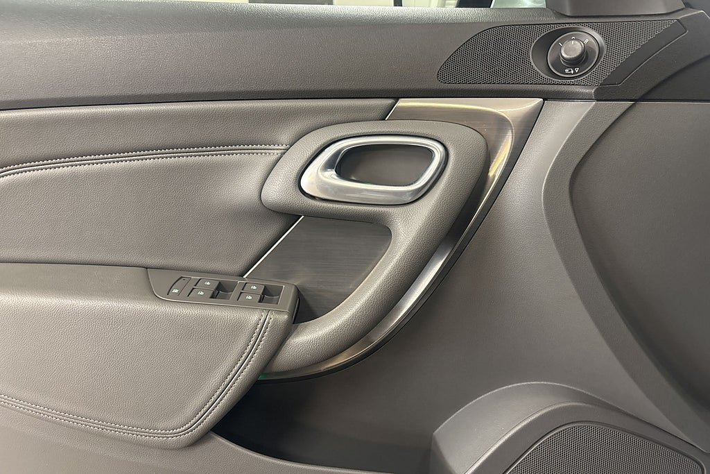 Vehicle Image 23