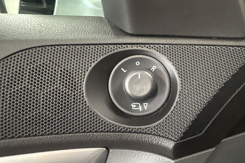 Vehicle Image 24