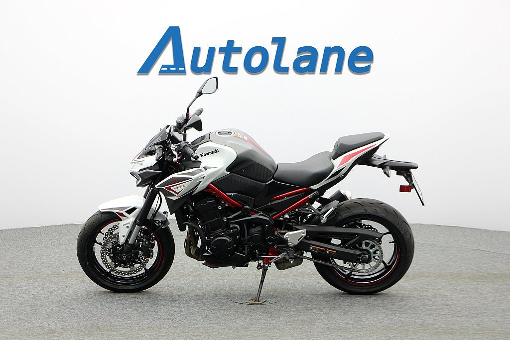 Vehicle Image 9