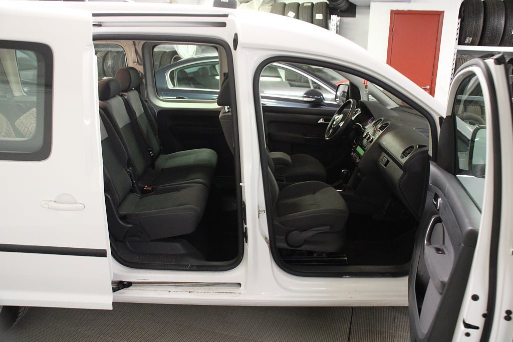 Vehicle Image 6