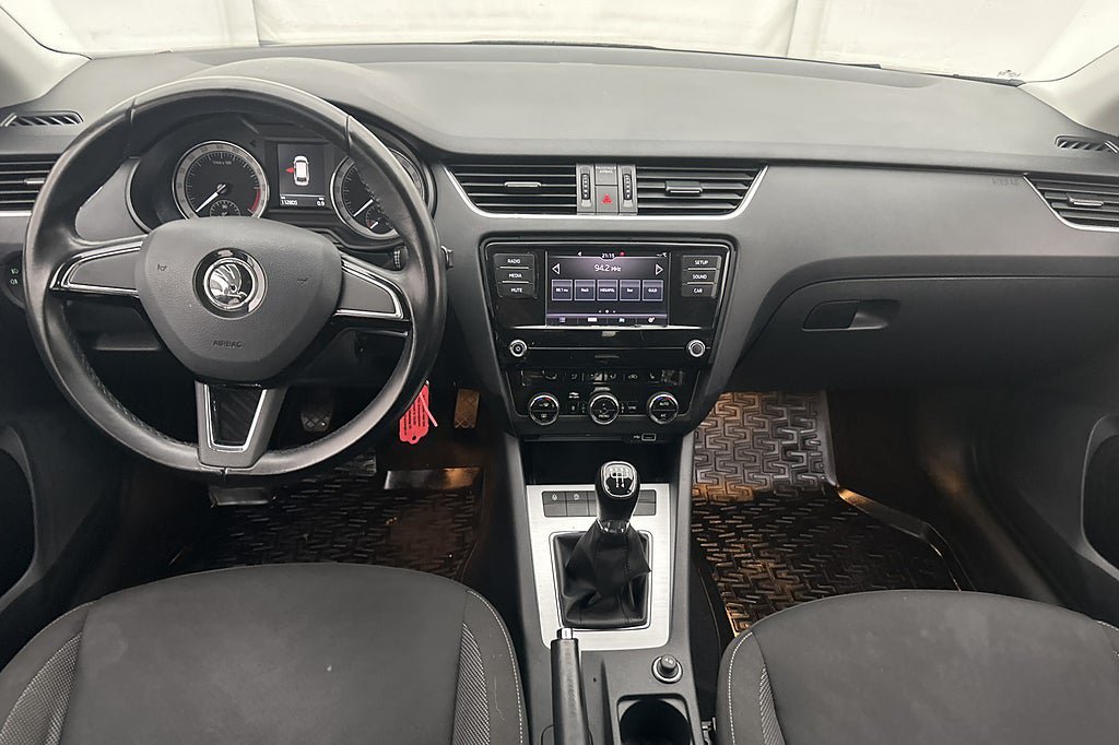 Vehicle Image 12