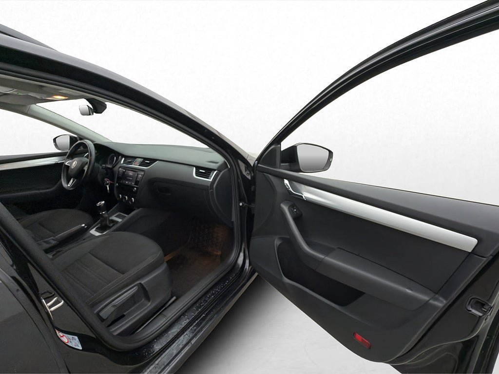 Vehicle Image 14