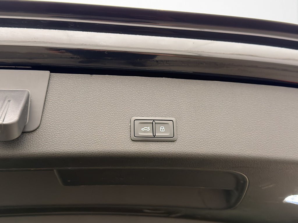 Vehicle Image 29