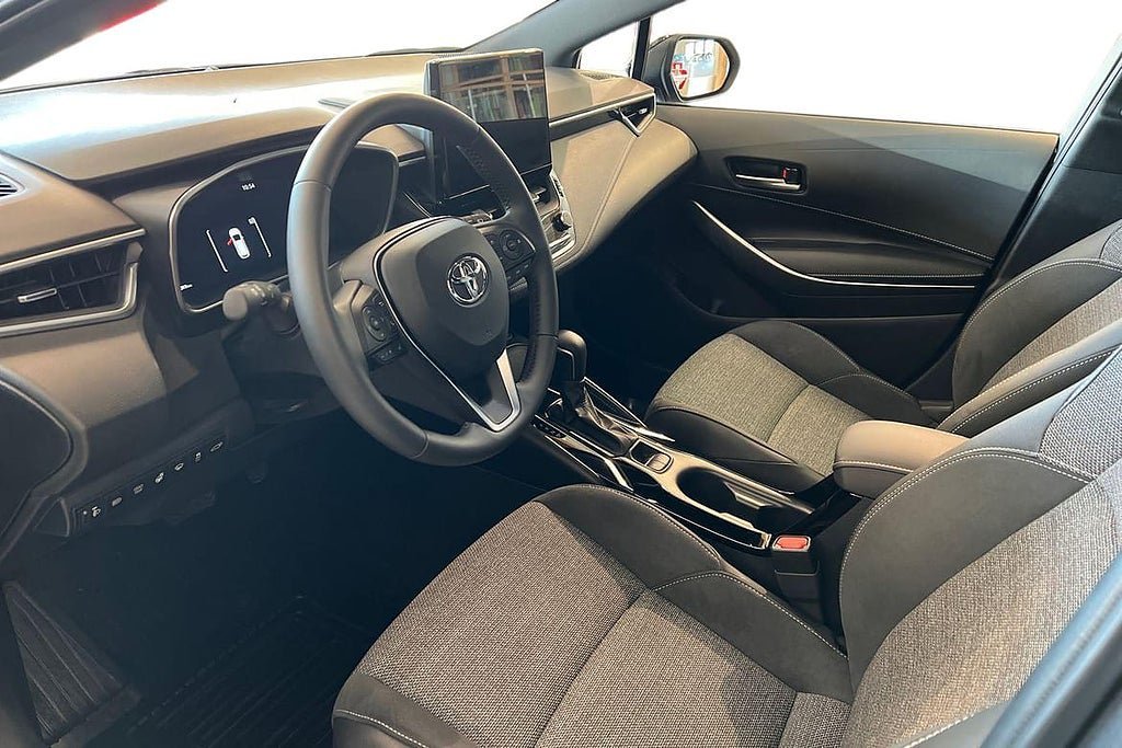 Vehicle Image 14