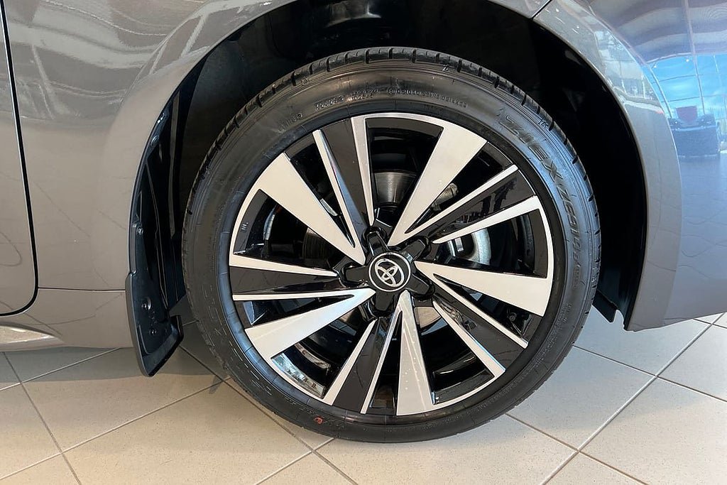 Vehicle Image 17