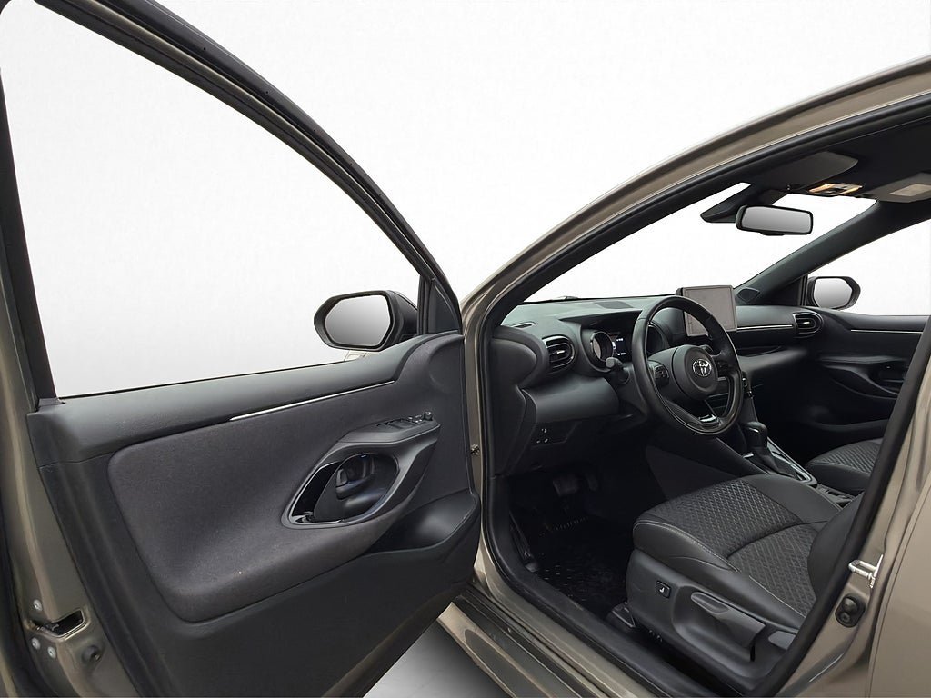 Vehicle Image 11
