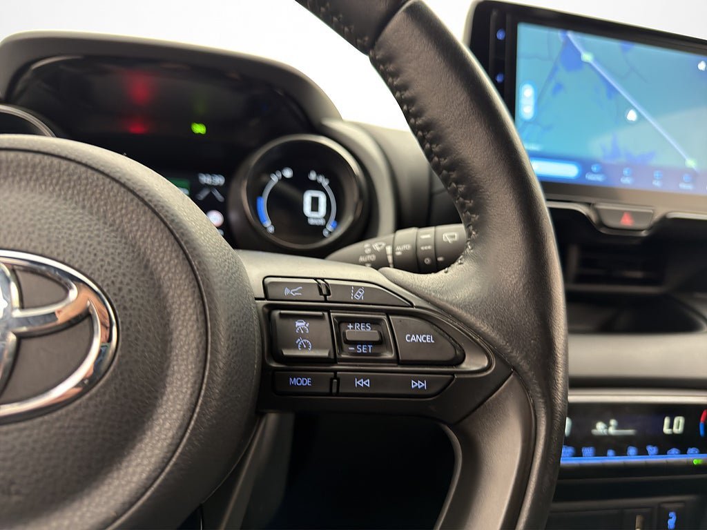 Vehicle Image 17