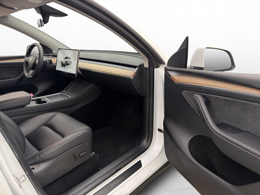 Vehicle Image 21