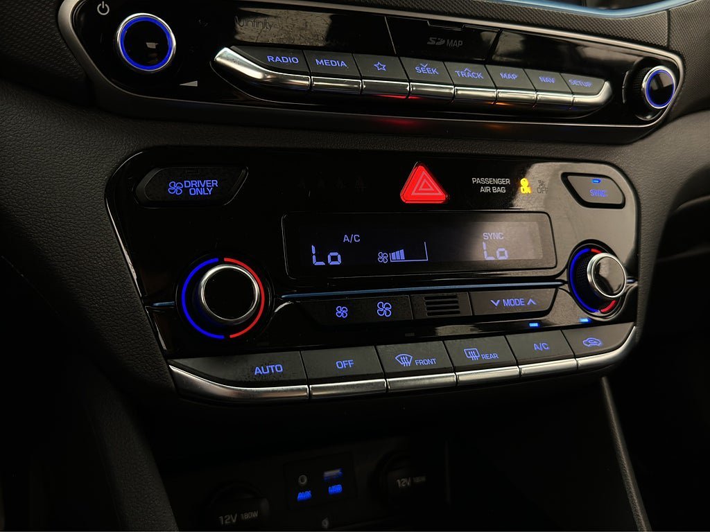 Vehicle Image 23