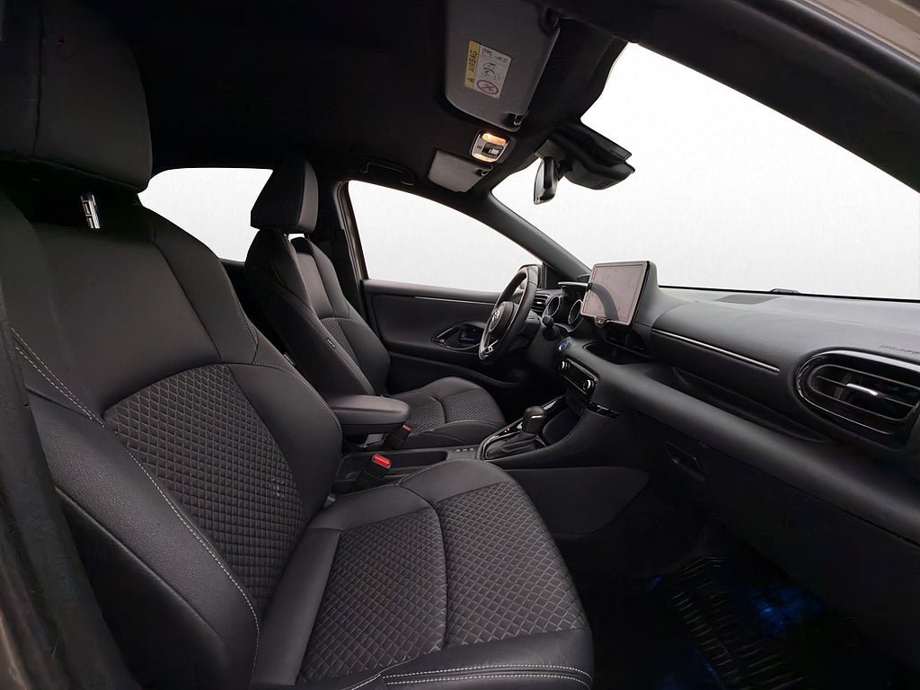 Vehicle Image 24