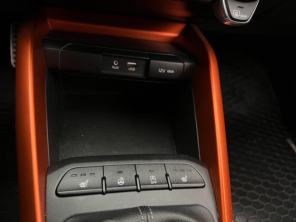 Vehicle Image 21