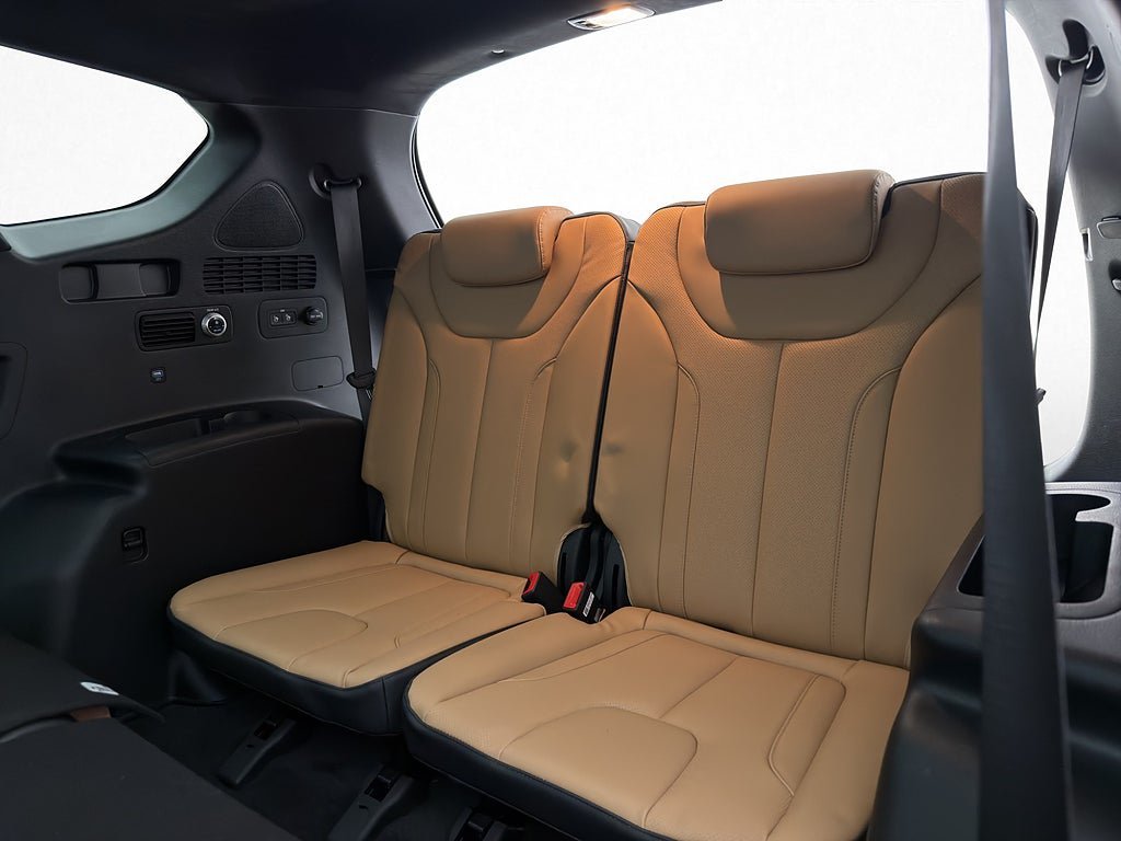 Vehicle Image 33