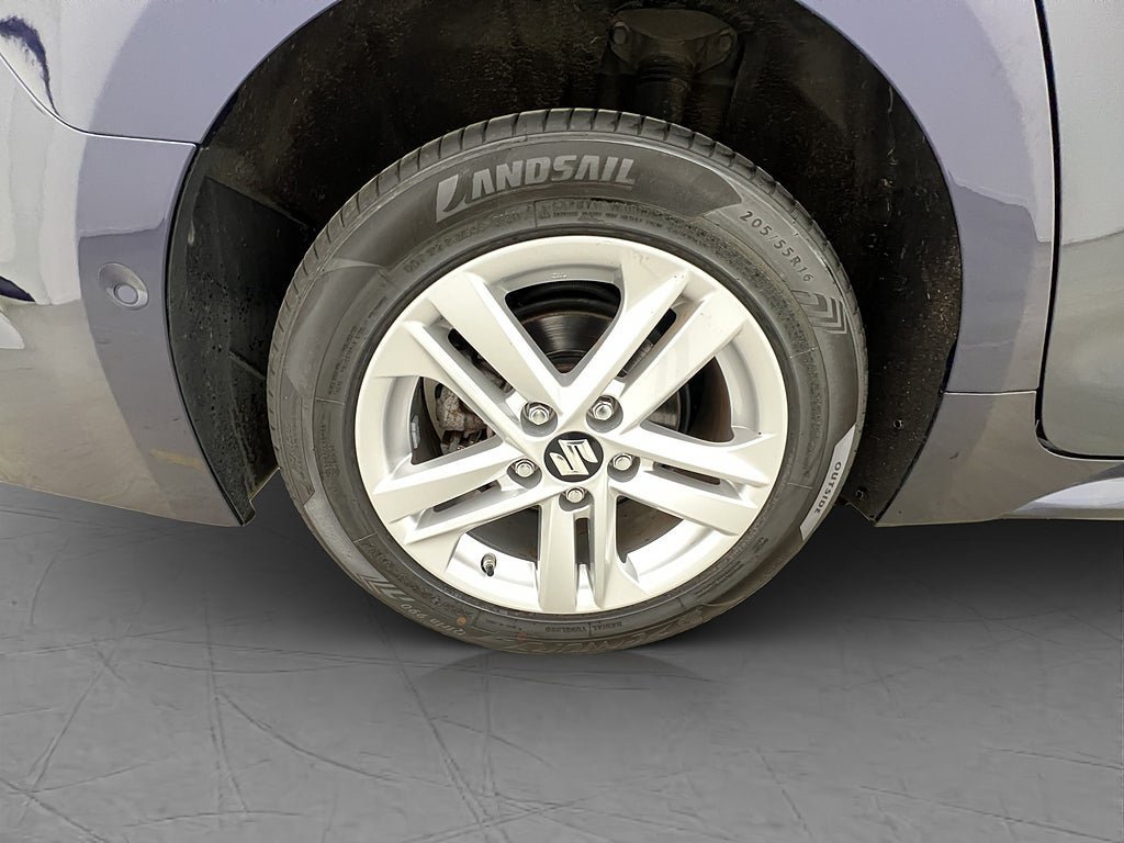 Vehicle Image 32