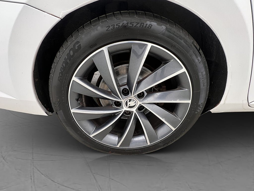 Vehicle Image 35