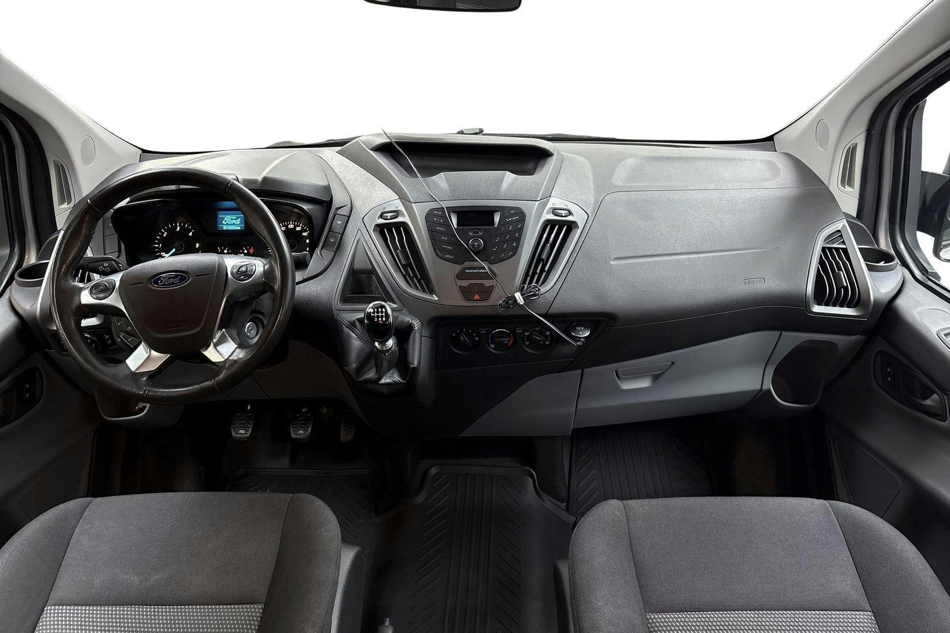 Vehicle Image 6