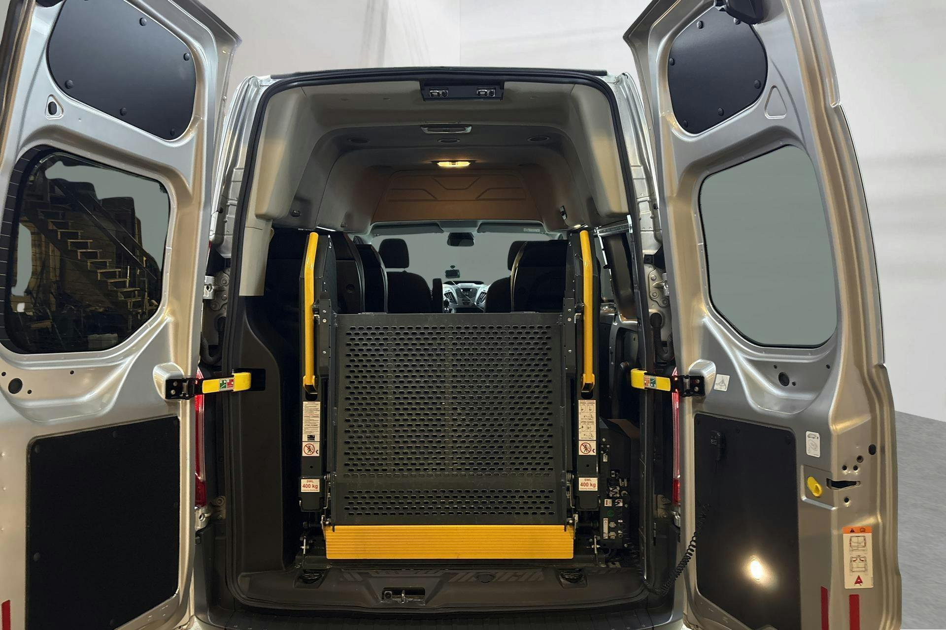 Vehicle Image 9