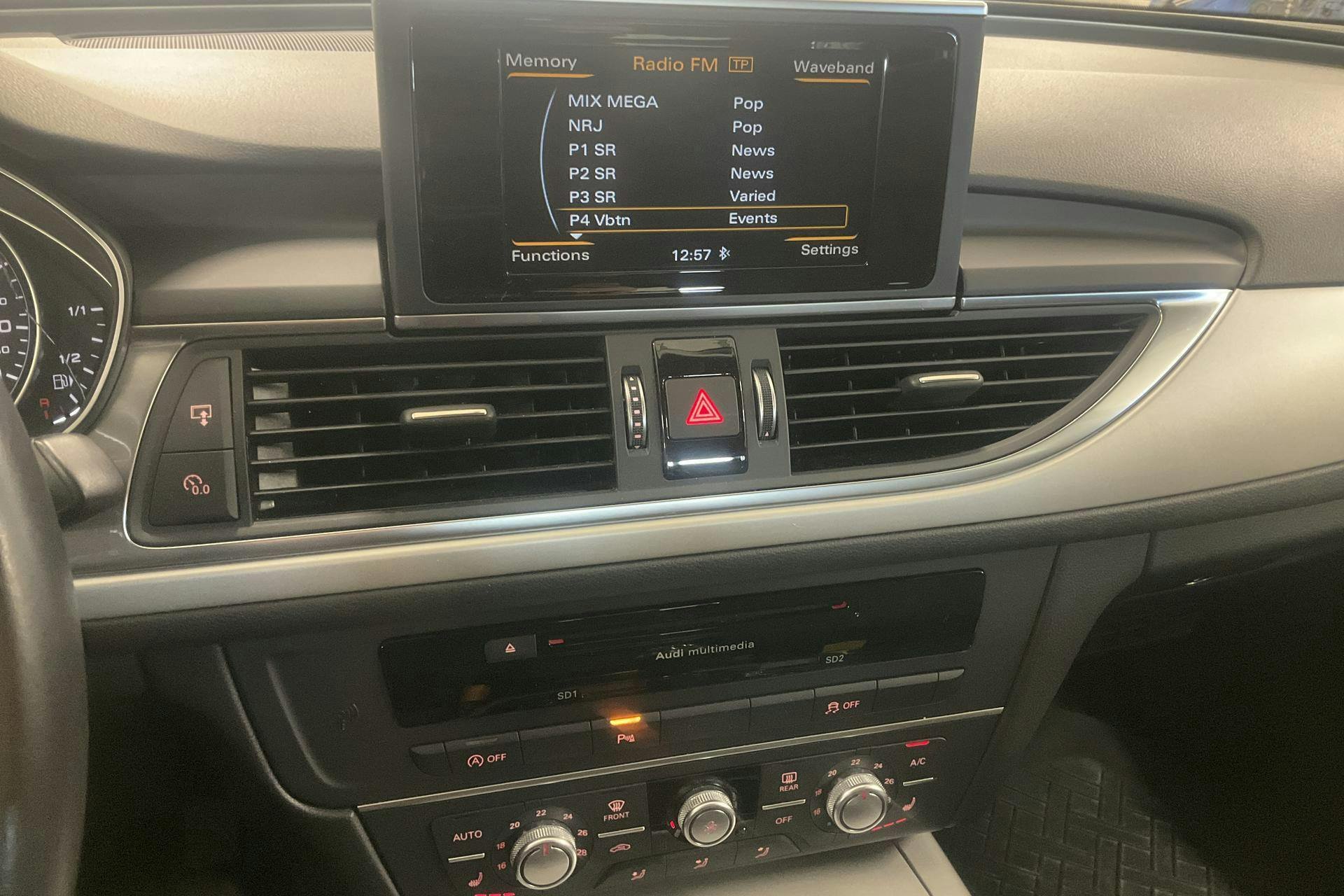 Vehicle Image 12