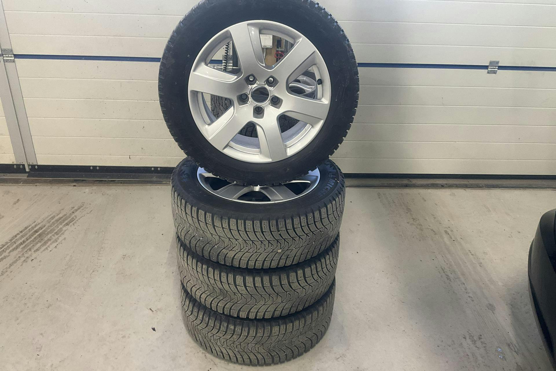 Vehicle Image 18
